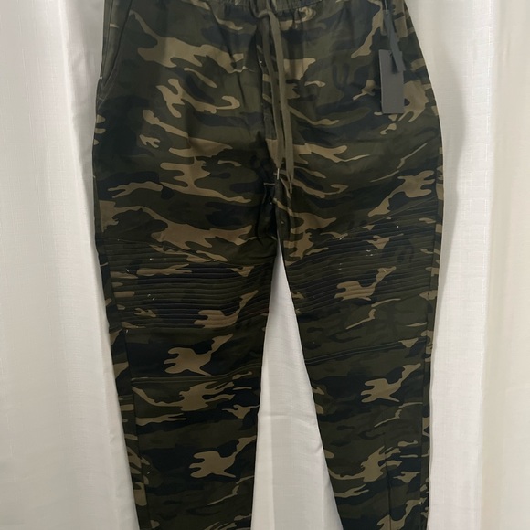 Mens Size 3X Slip on camouflage pants - Picture 2 of 7